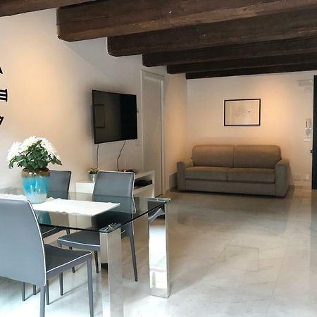 Apartamento Moderno Affaccio Su Via Mazzini Ferrara Exterior foto