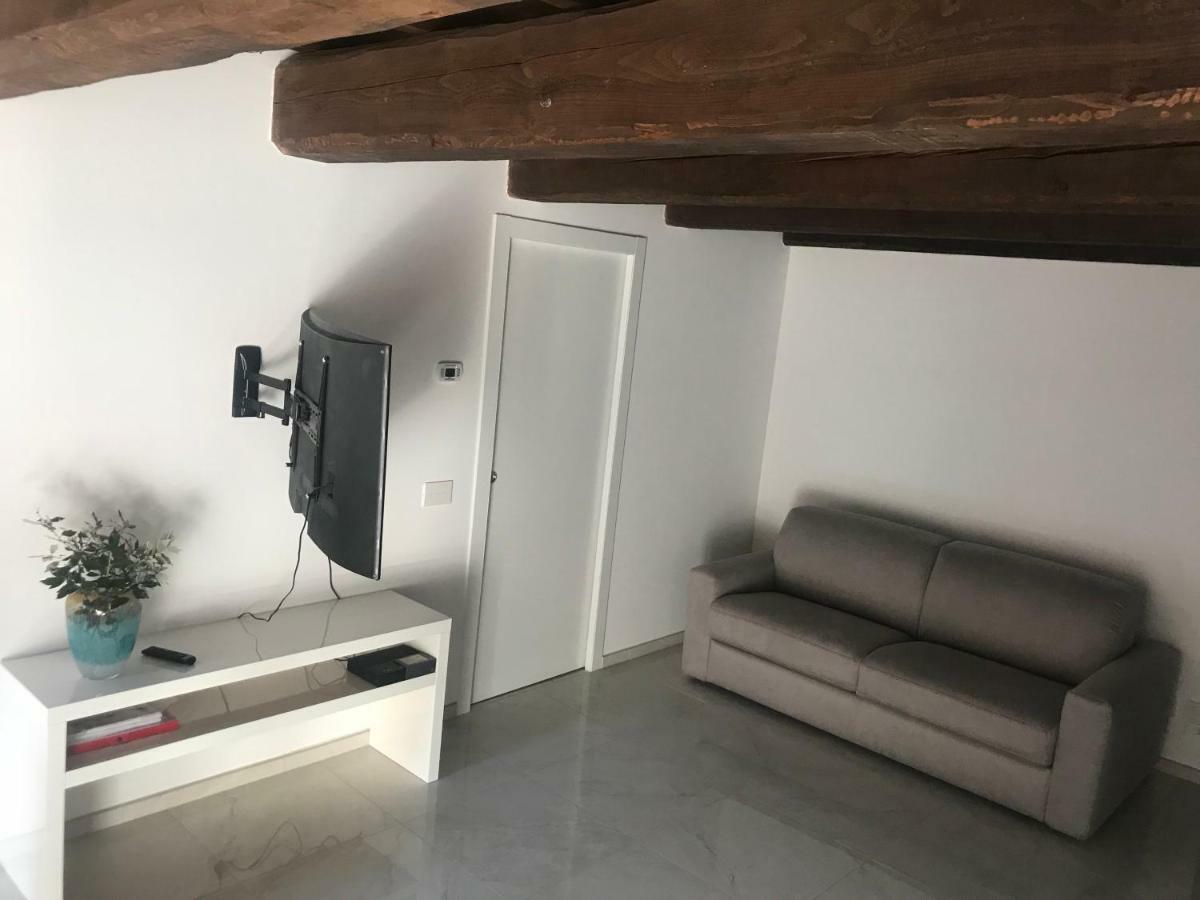 Apartamento Moderno Affaccio Su Via Mazzini Ferrara Exterior foto