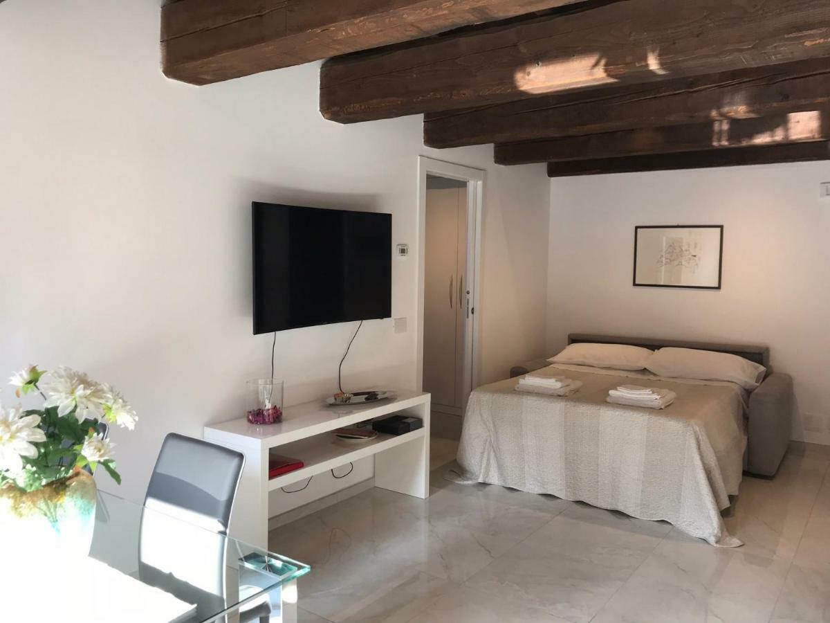 Apartamento Moderno Affaccio Su Via Mazzini Ferrara Exterior foto