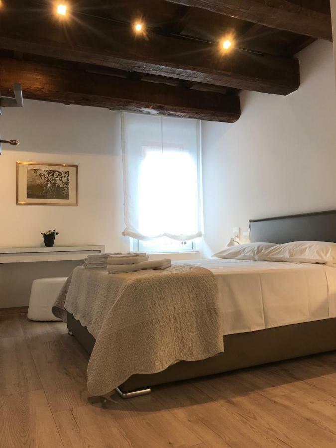 Apartamento Moderno Affaccio Su Via Mazzini Ferrara Exterior foto